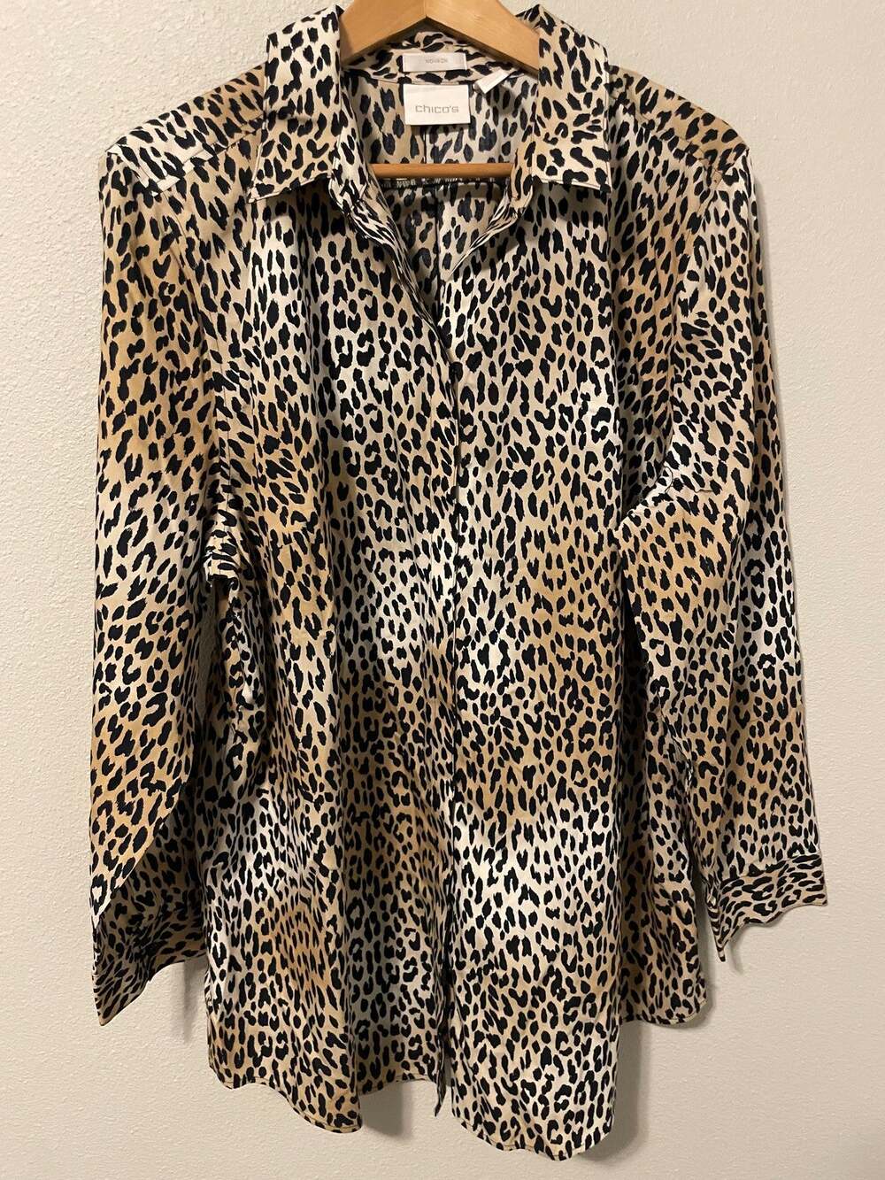 Chicos Button Up Shirt Womens Size 4 US XXL Brown Leopard No Iron Tunic Artsy